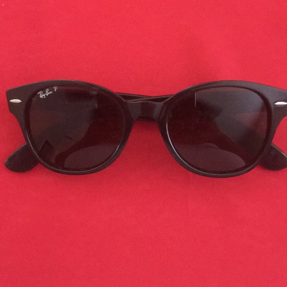 Ray-Ban Polarized Sunglasses - Picture 2 of 5